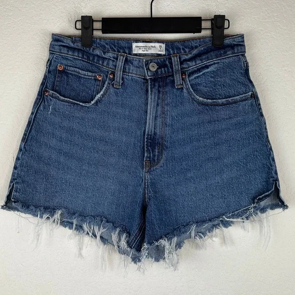 SOLD Abercrombie & Fitch Curve Love High Rise Mom Shorts 4" Denim Size 28 / 6 - Picture 2 of 7